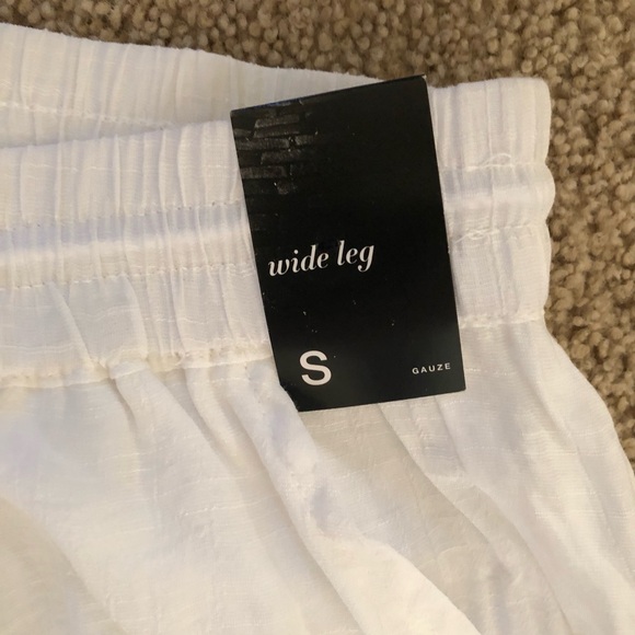 New York and Company Soho Street White Wide Sheer Leg Gauze Pants Size Small NWT - Picture 3 of 14